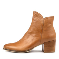 Women's Django & Juliette Mockas in Cognac. Sku: DJ12670T07LE
